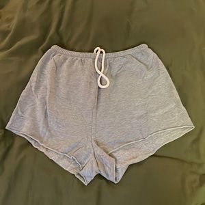 Super comfy grey sweat-shorts